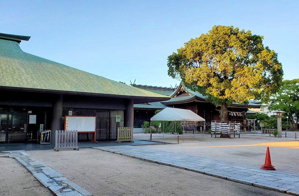 若松区にある若松恵比須神社の社屋
