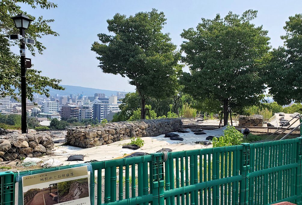 熊本城の天守閣前周辺の景色