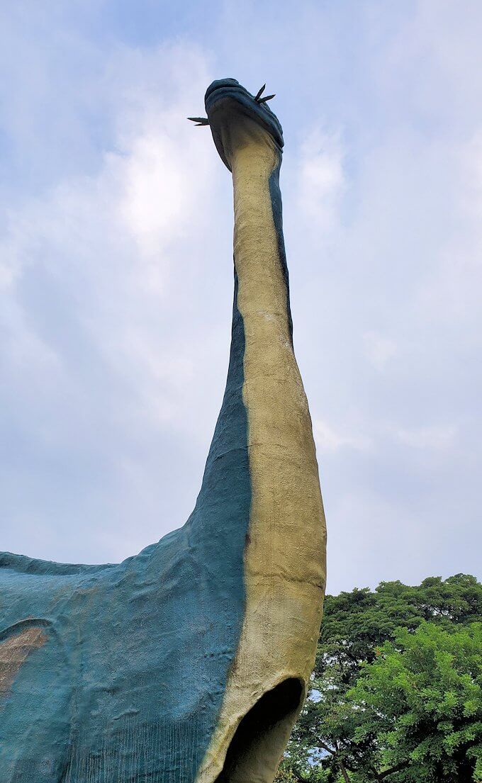 桜島自然恐竜公園にある恐竜のデカイ滑り台-2