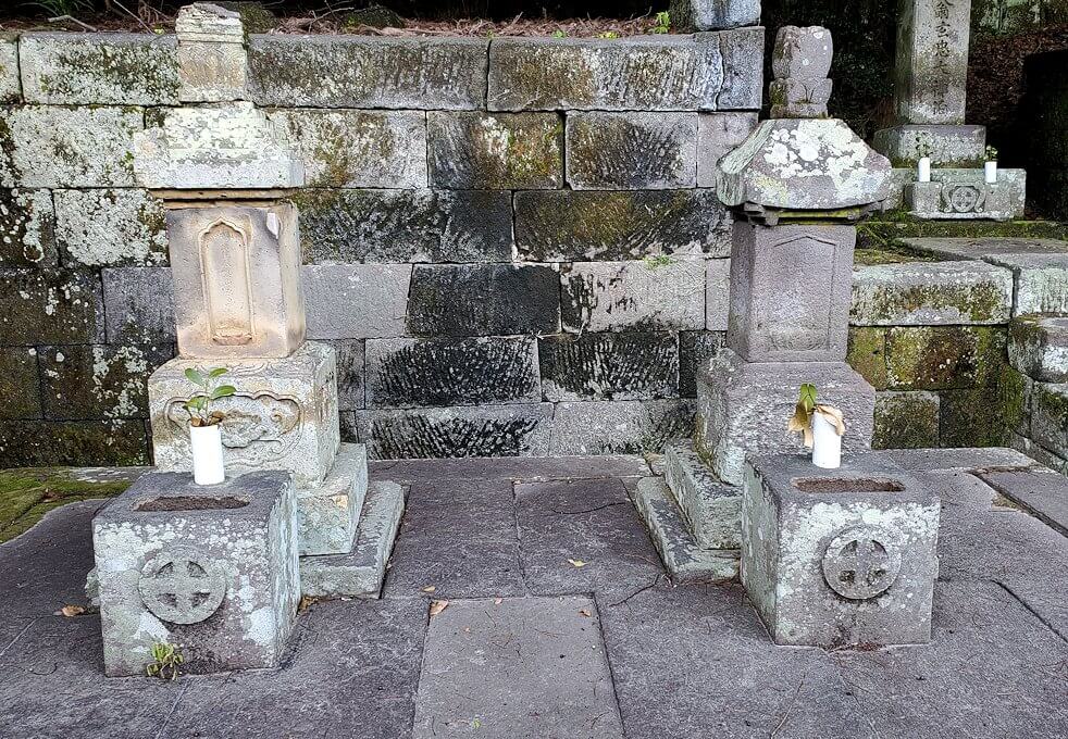 福昌寺内に安置されているお墓の景色1