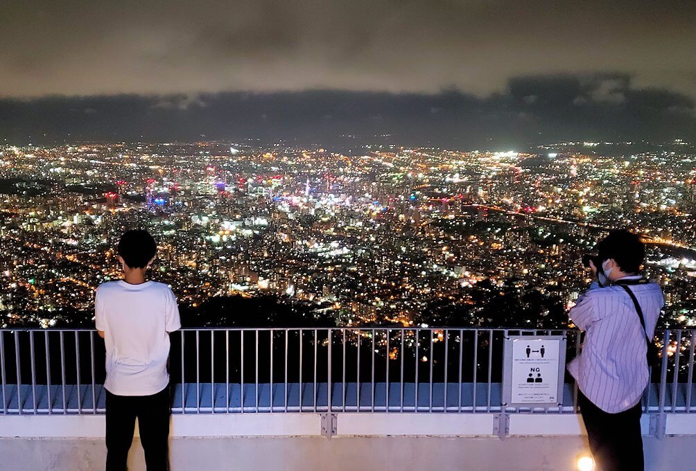 「藻岩山展望台」から眺める札幌の夜景3