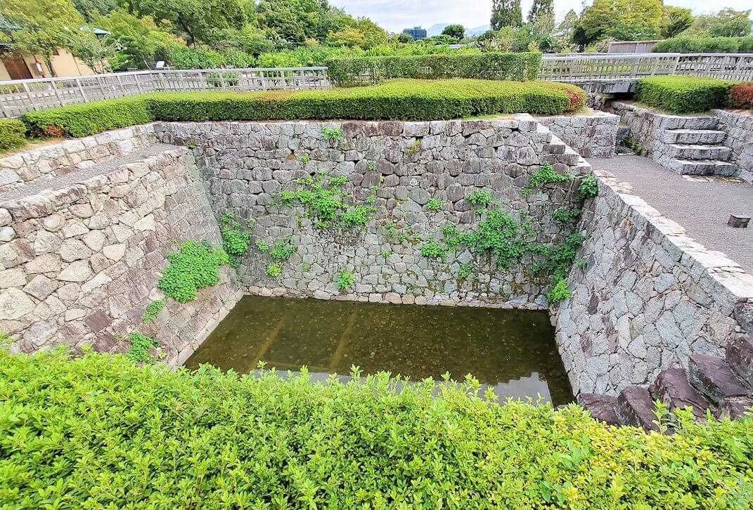 「二之丸史跡庭園」内の井戸
