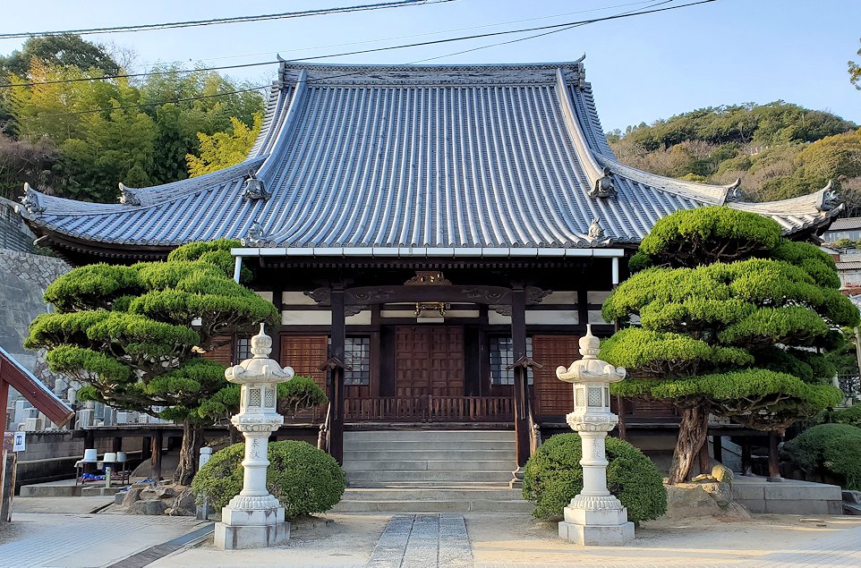 尾道の「光明寺」の本堂