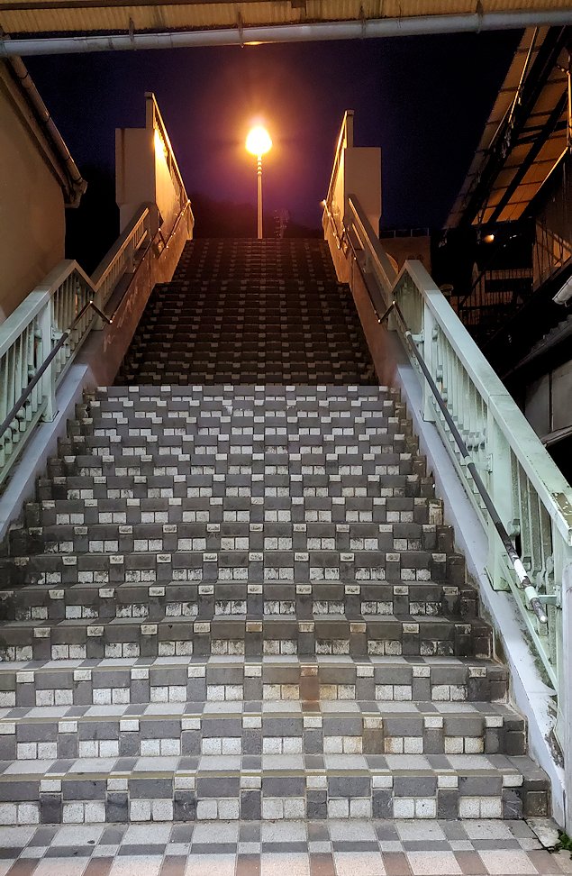 尾道　アーケード　商店街　階段