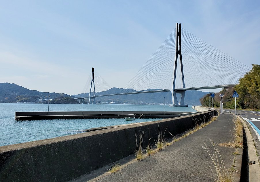 瀬戸内海　生口島　しまなみ海道サイクリング　多々羅大橋　景観