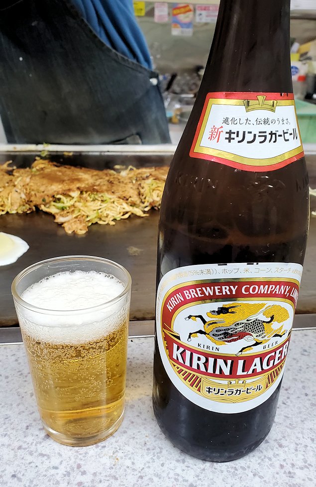 尾道　石畳　広島風お好み焼き　店　瓶ビール