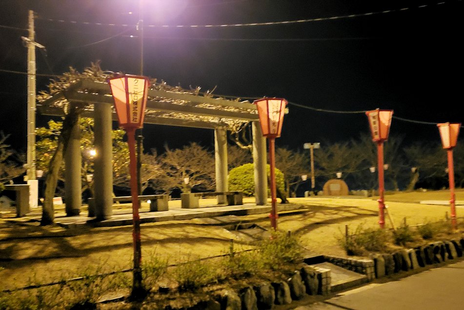 尾道　夜　千光寺公園　夜桜　照明　ベンチ