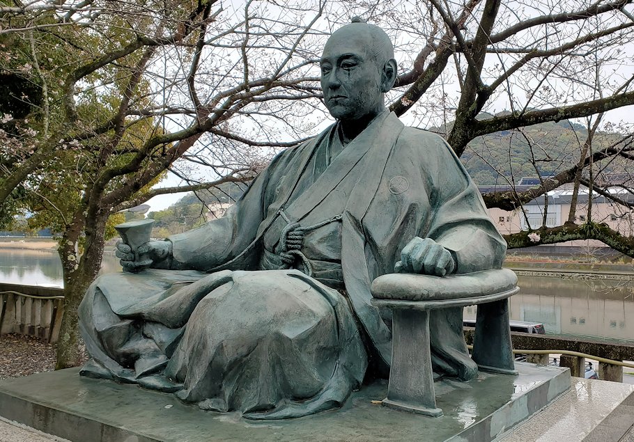 高知市　山内神社　山内容堂公の銅像2
