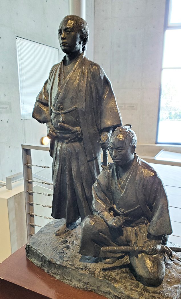 高知市　桂浜　坂本龍馬記念館　龍馬と中岡慎太郎の像