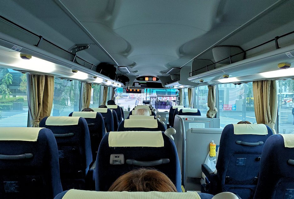 梅田から島根に向かう一畑バス　車内