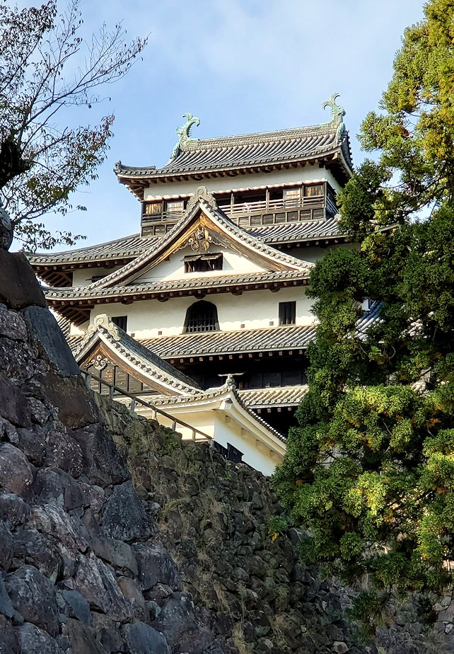 島根県松江市　松江城　石垣　階段から見える天守閣