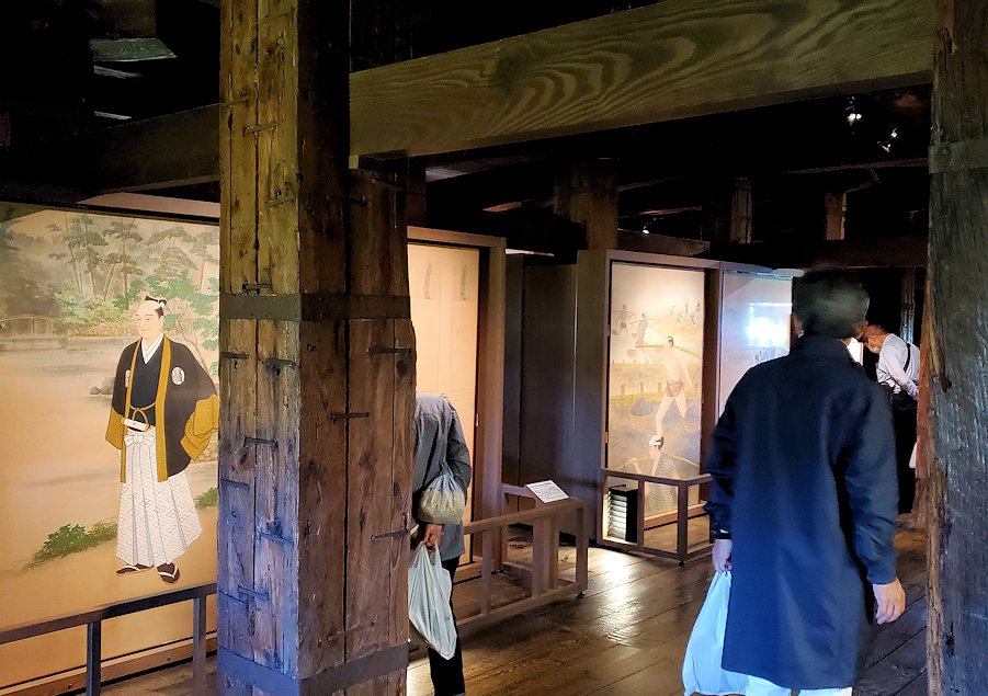 島根県松江市　松江城天守内　2階に描かれた松平家の絵の景色