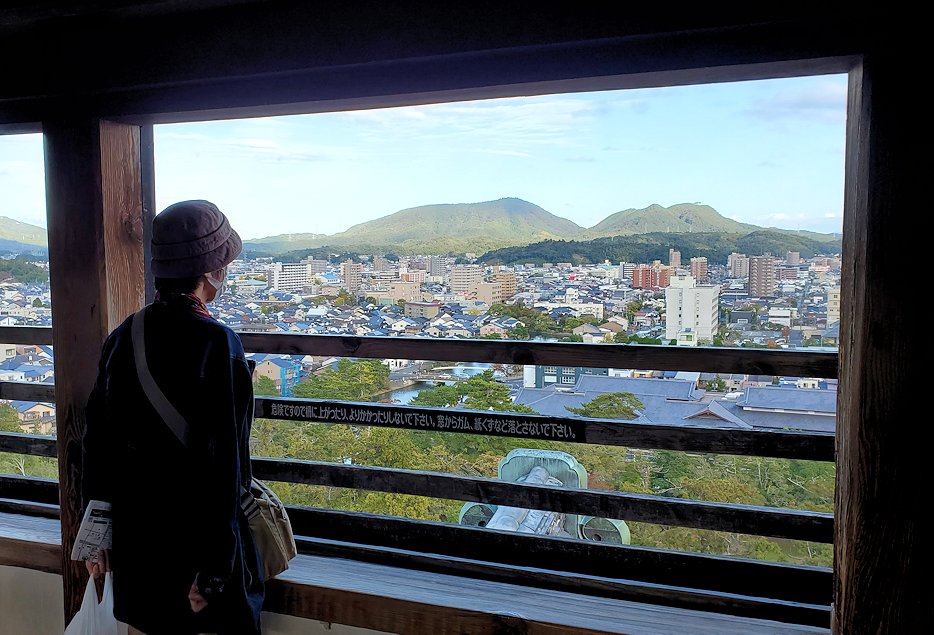 島根県松江市　松江城天守内　最上階からの風景を眺める