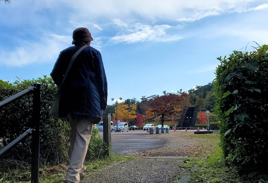 島根県太田市　大森町　世界遺産センターまで戻る遊歩道を進む　到着