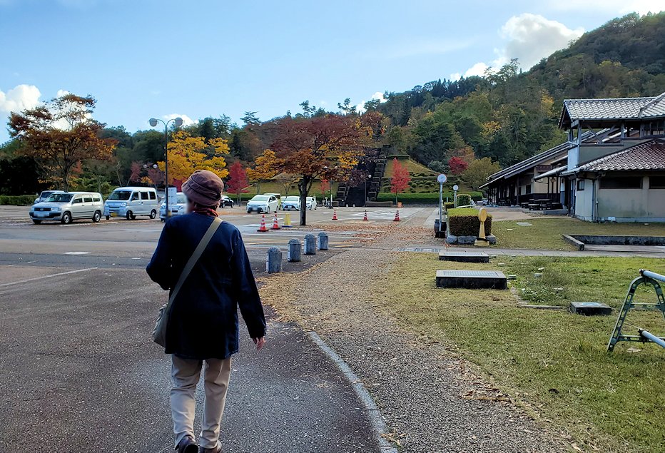 島根県太田市　大森町　世界遺産センターまで戻る遊歩道を進む　到着2