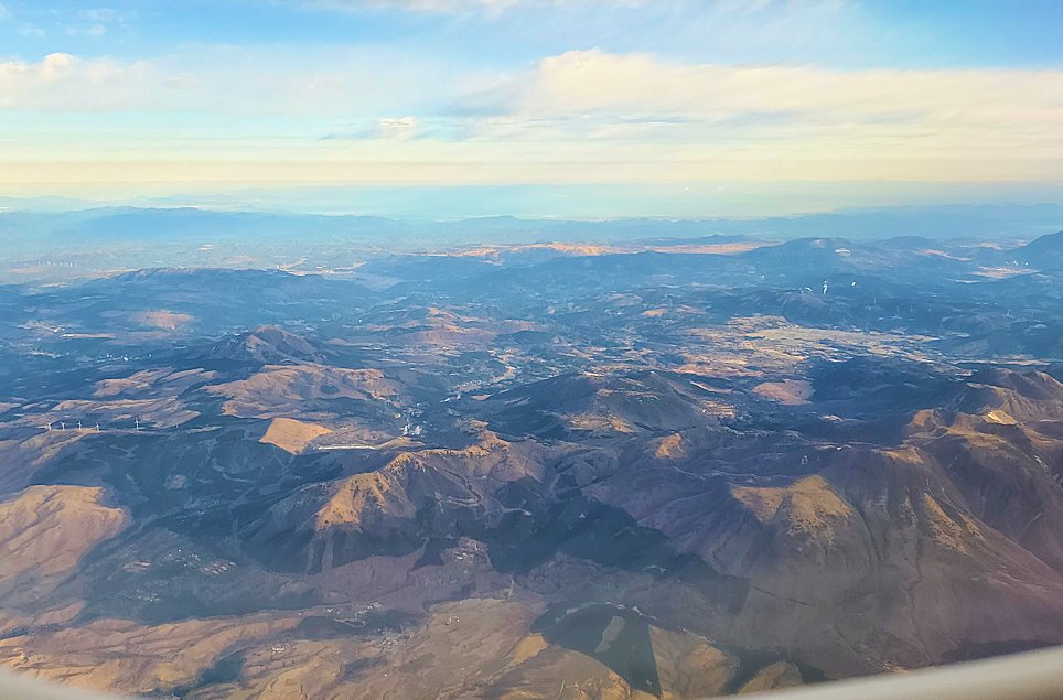 熊本行きのJAL飛行機から見えた、阿蘇山の景色2