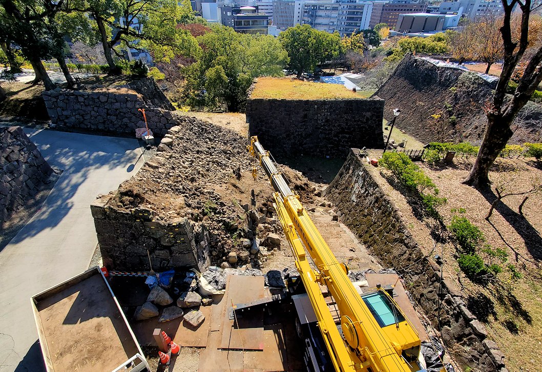 熊本県　熊本城本丸熊本県　熊本城　本丸見学通路から見える、修復工事中の石垣
