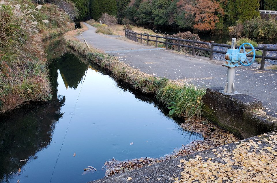 熊本県上益城郡　小笹円形分水の上水路