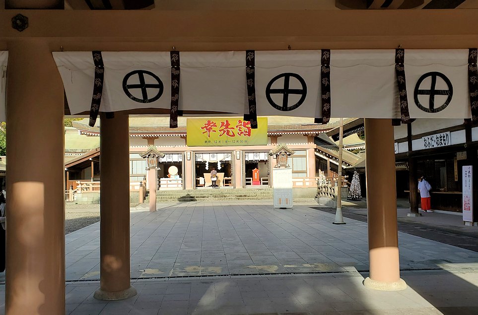 鹿児島市　照国神社　本殿の入口