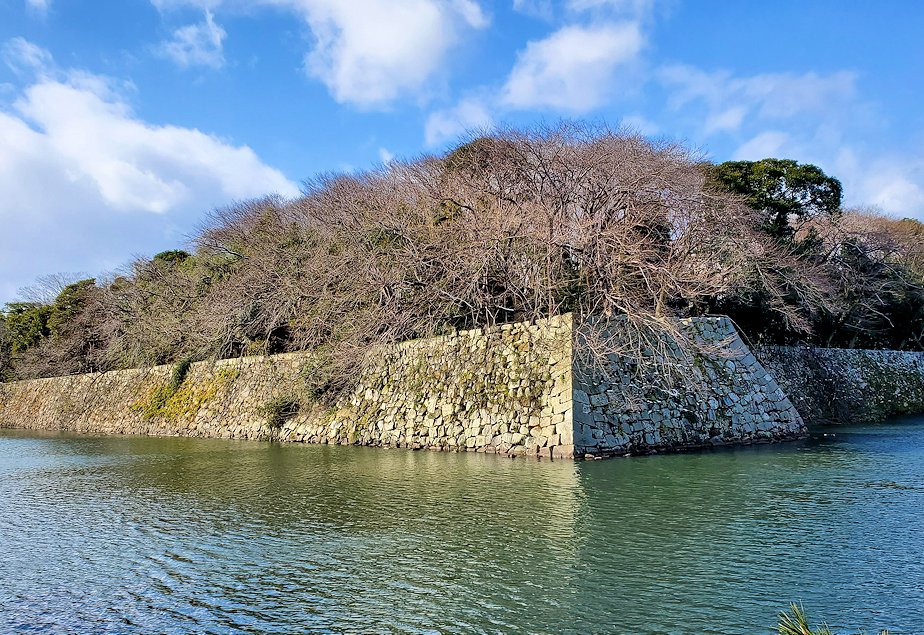 滋賀県　彦根城　外堀と石垣