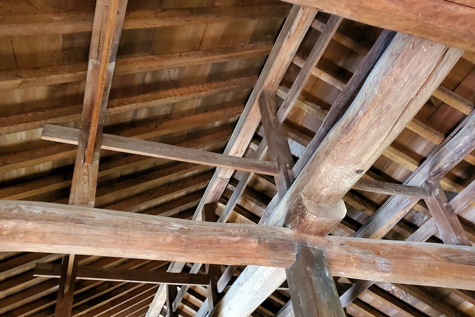 彦根城　天秤櫓内部　木材　屋根