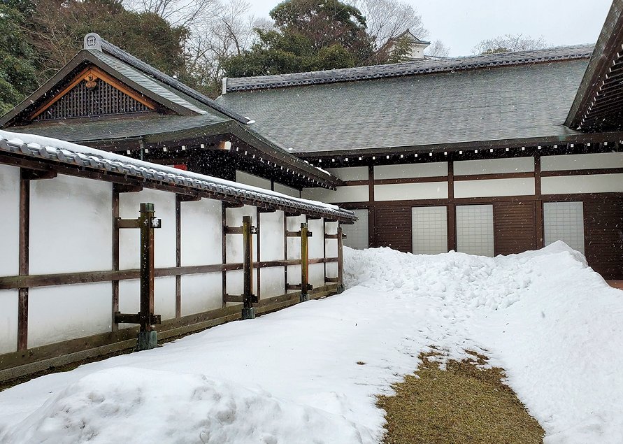 彦根城　表御殿脇　積もった雪