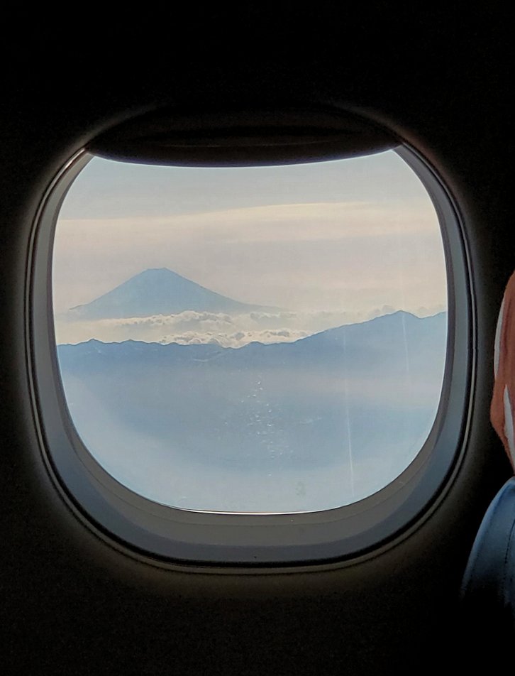松本空港を目指すFDA機内　から見える富士山