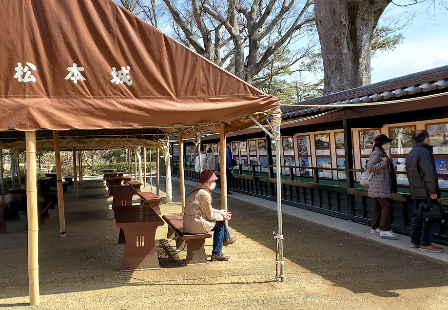 松本城　御殿跡にある仮設テント