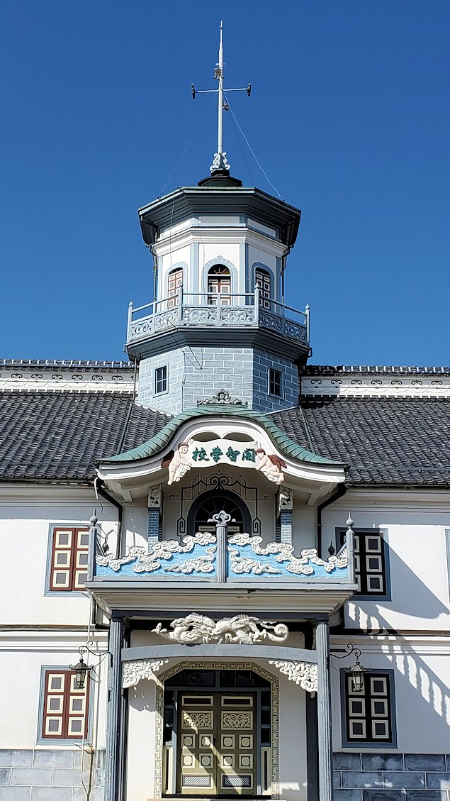 松本市　旧開智学校校舎　正面中央部のアップ
