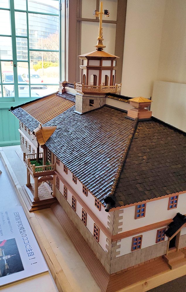 松本市　松本市旧司祭館　内部に展示されていた「旧開智学校」のミニチュア模型2