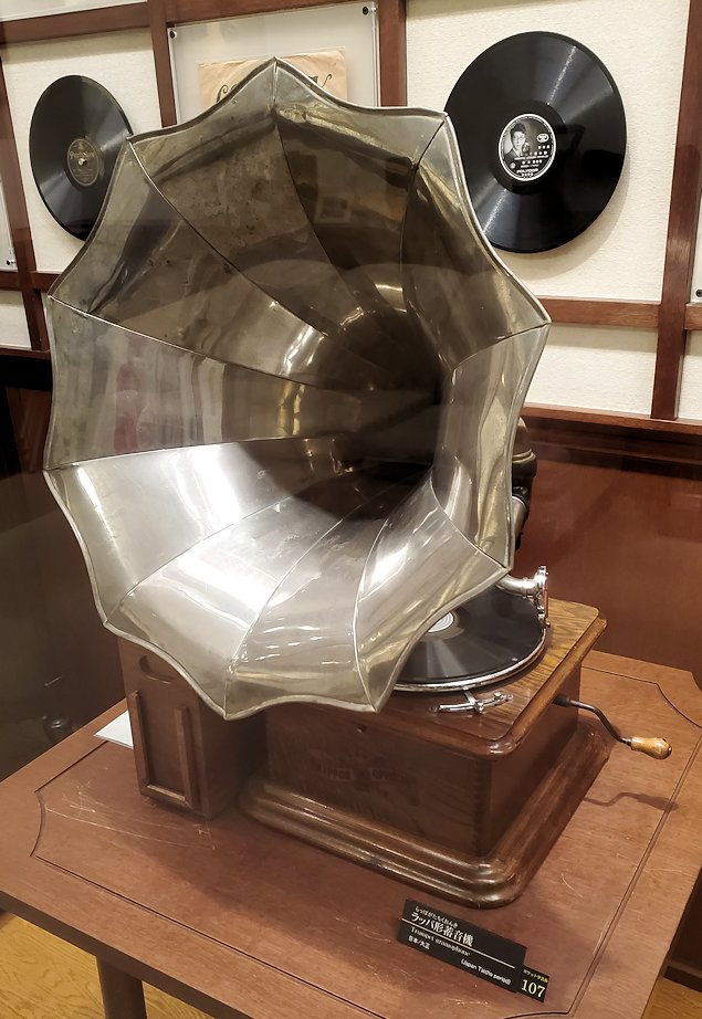 松本市　松本市時計博物館　蓄音機
