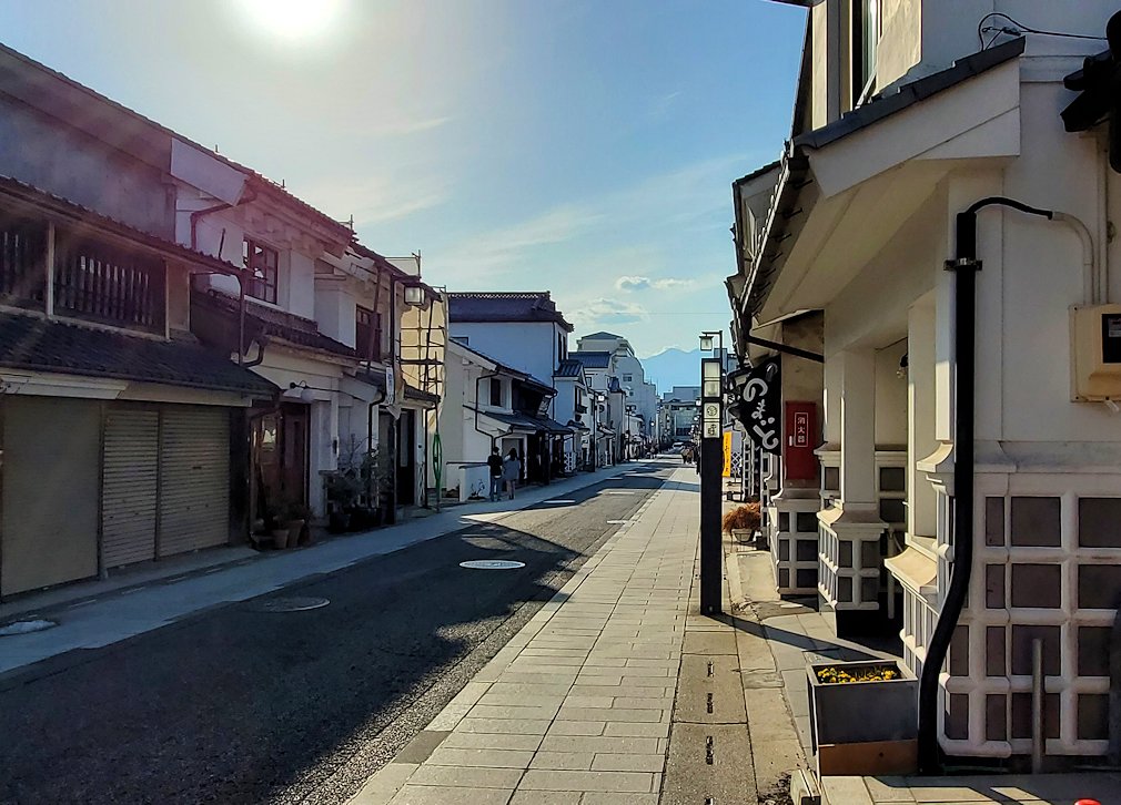 松本市　中町通りを眺める