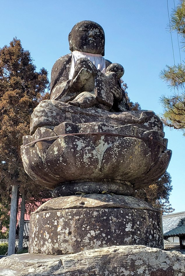 長野市松代町　大鋒寺　 仏陀の石像
