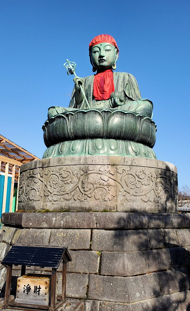 長野市　善通寺　濡れ仏の像