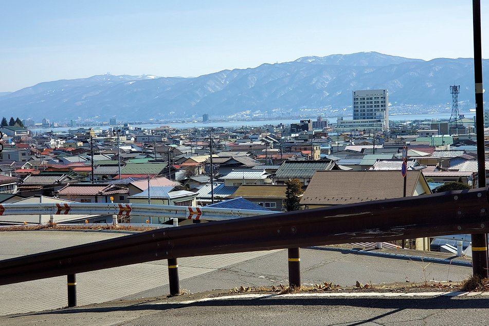 長野県内　諏訪市の高台から諏訪湖が見える景色