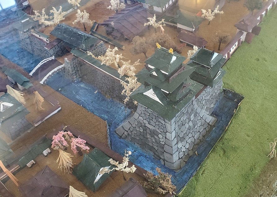 諏訪市　高島城内　最上階に置かれていた城の模型