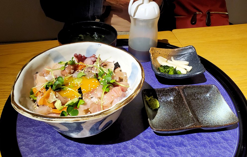 敦賀市　「海鮮みなと家」　海鮮丼セット