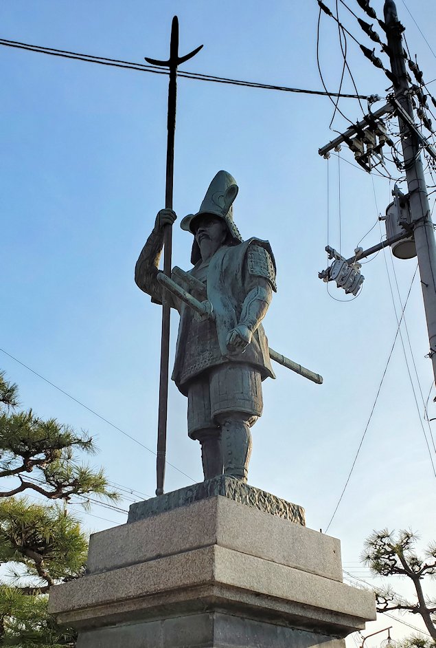 長浜市内にあった、加藤清正の銅像