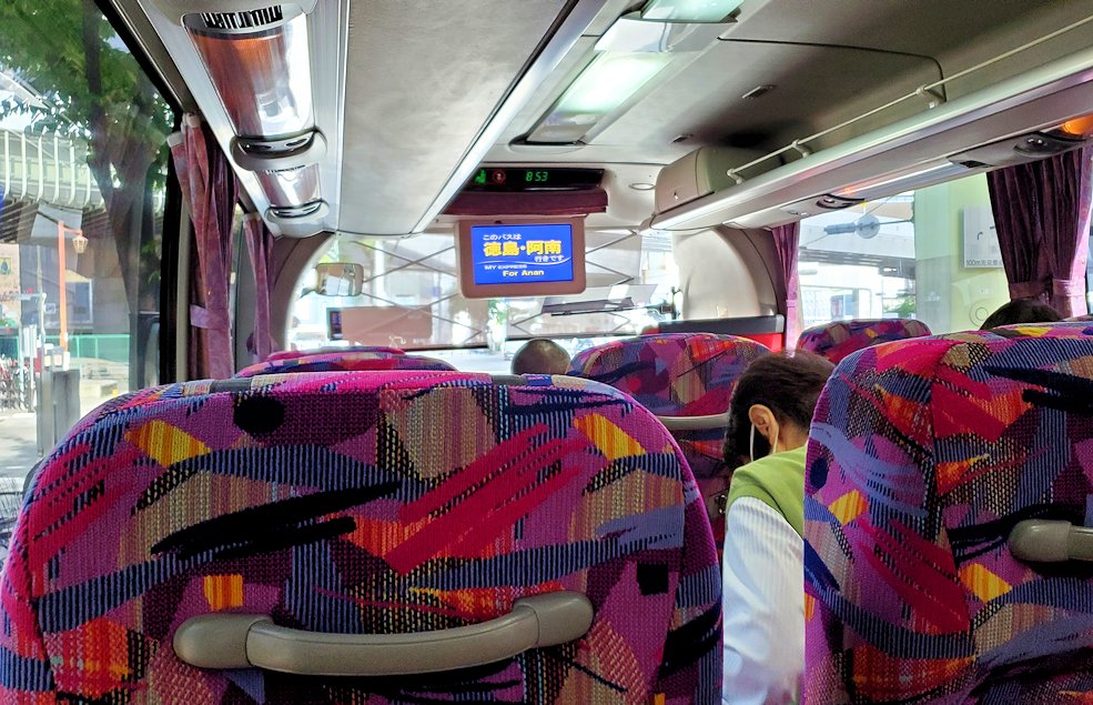 大阪市難波　海部観光バスに乗り込む　車内の景色