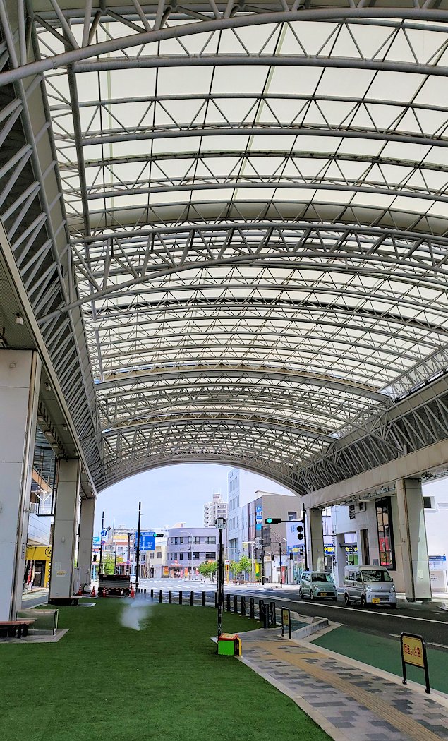 鳥取駅前のアーケード商店街