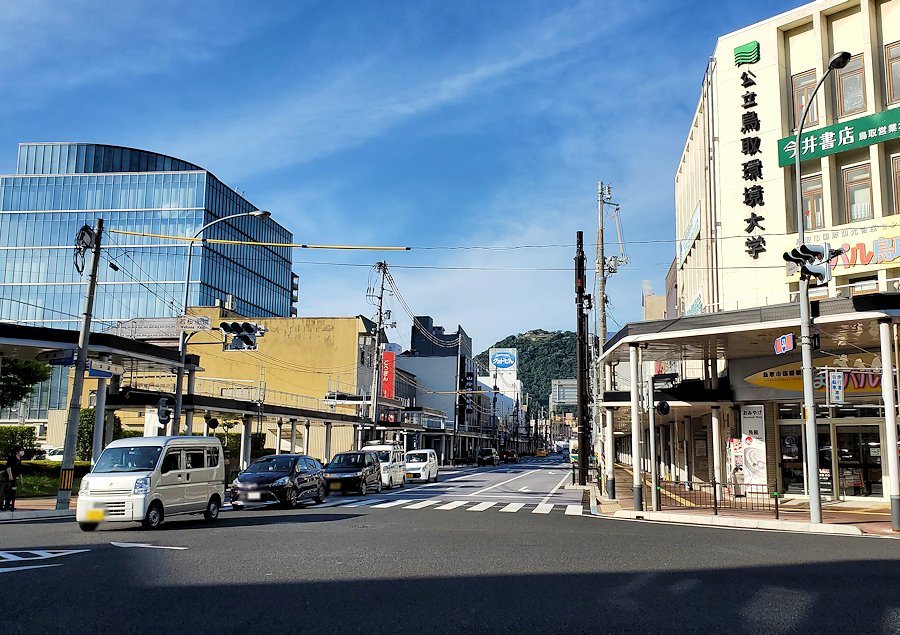 鳥取市内　本通りの道