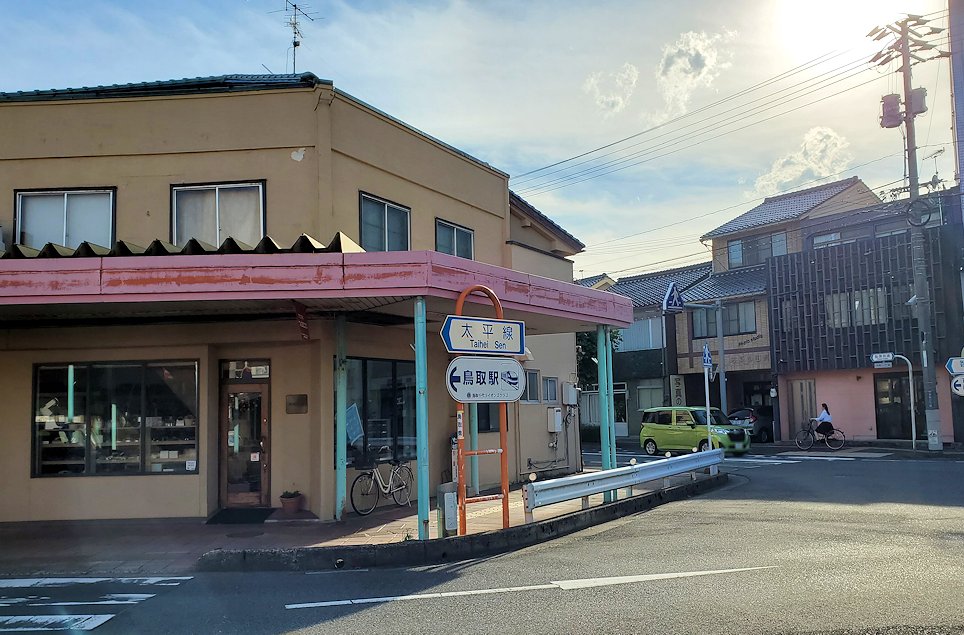 鳥取市内　「瓦町ロータリー」　太平線の道路