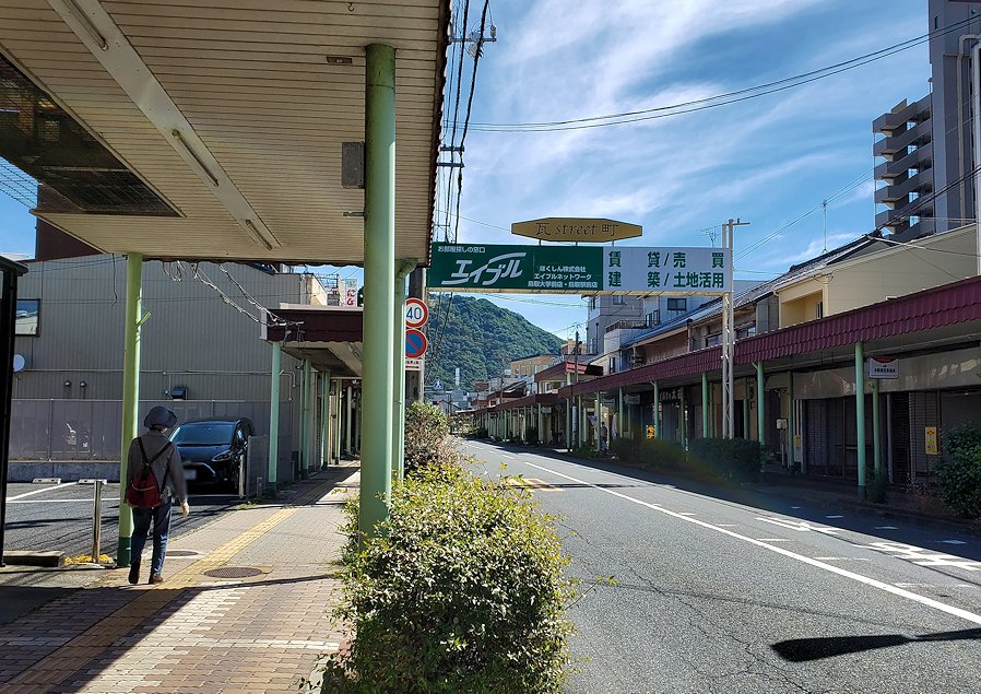 鳥取城跡に向けて智頭街道を歩く