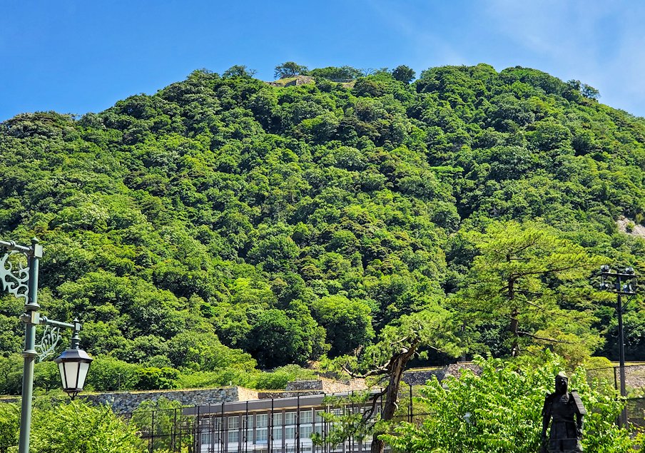 鳥取城跡のある久松山　山頂付近