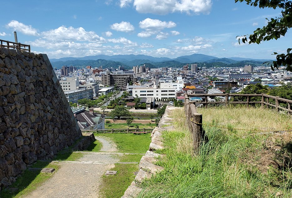鳥取城跡　二ノ丸からの眺め2