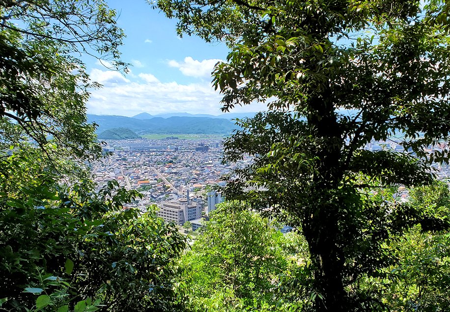 鳥取城跡　登山道　「四合目」周辺からの見晴らし
