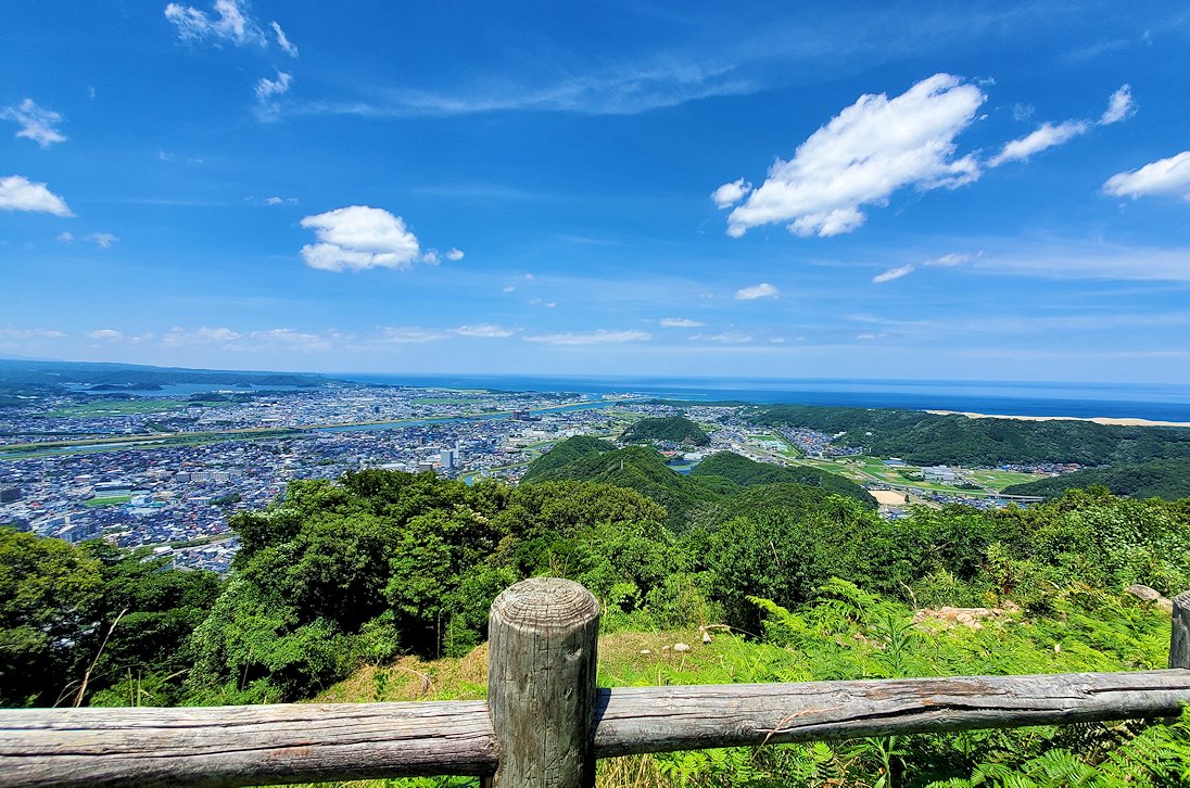 鳥取城　本丸跡の天守台からの景観