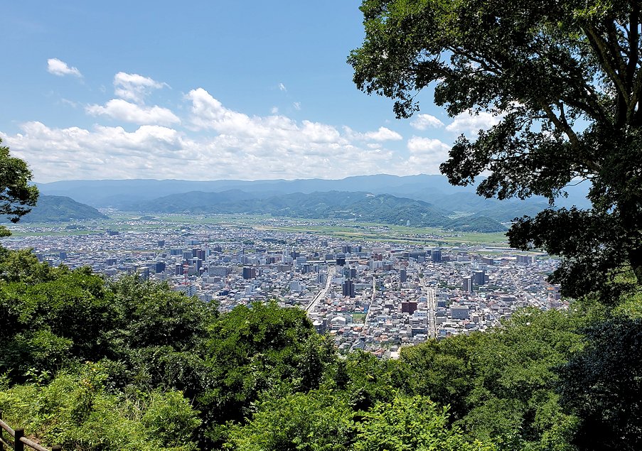 鳥取城　山之上丸跡　降りる際に見える景色