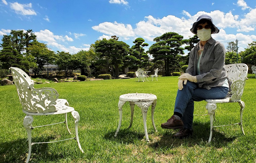 鳥取市　仁風閣　裏にある宝隆院庭園で記念撮影