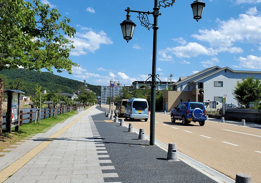 鳥取城跡前の道路